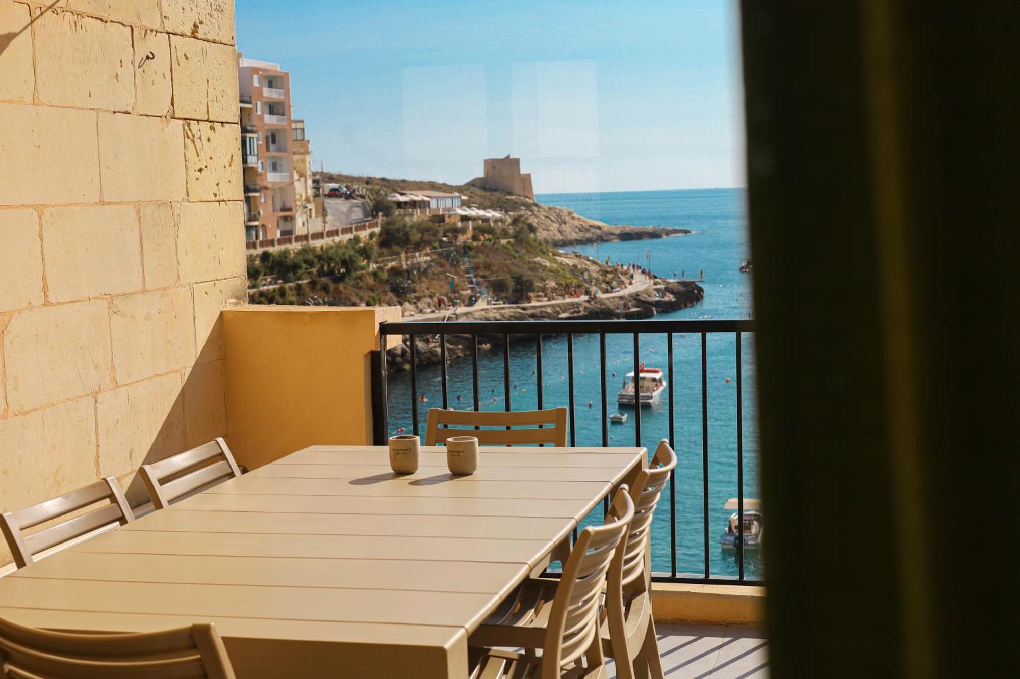 Seafront Duplex Penthouse With Terrace Overlooking Xlendi Bay Exterior foto